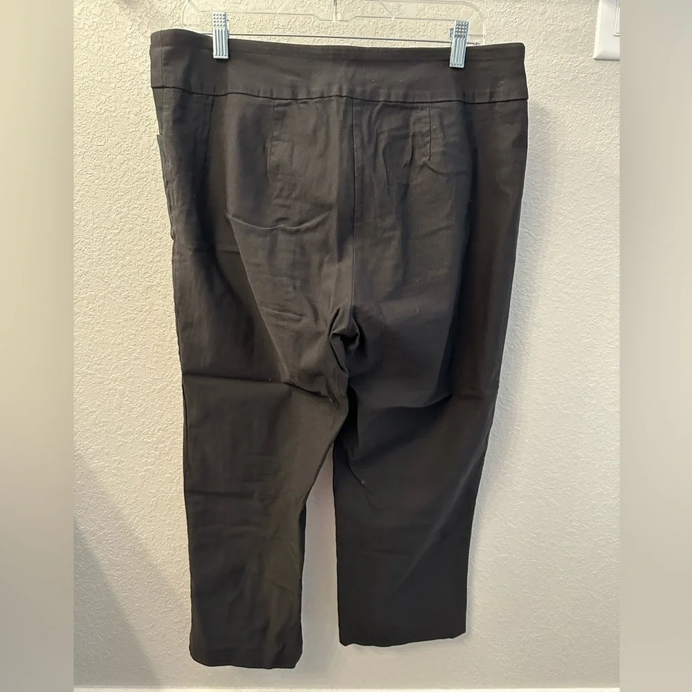 Black crop trousers - Picture 2 of 3
